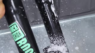 How to clean bicycle fork lowers