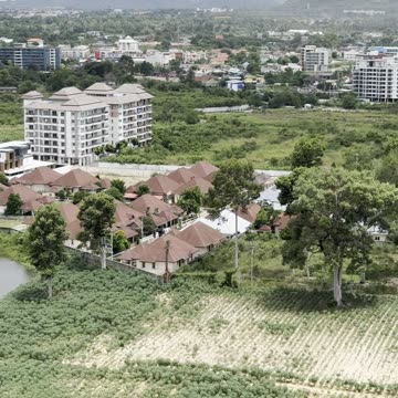 Holiday in paradise just outside pattaya do you know where i am today