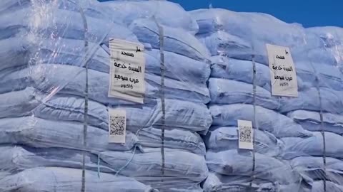 Trucks line up at Rafah border as israel blocks aid into Gaza 03⧸02⧸2025