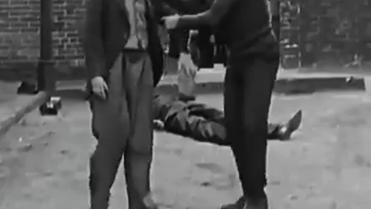 Charlie Chaplin always wins..😆😅