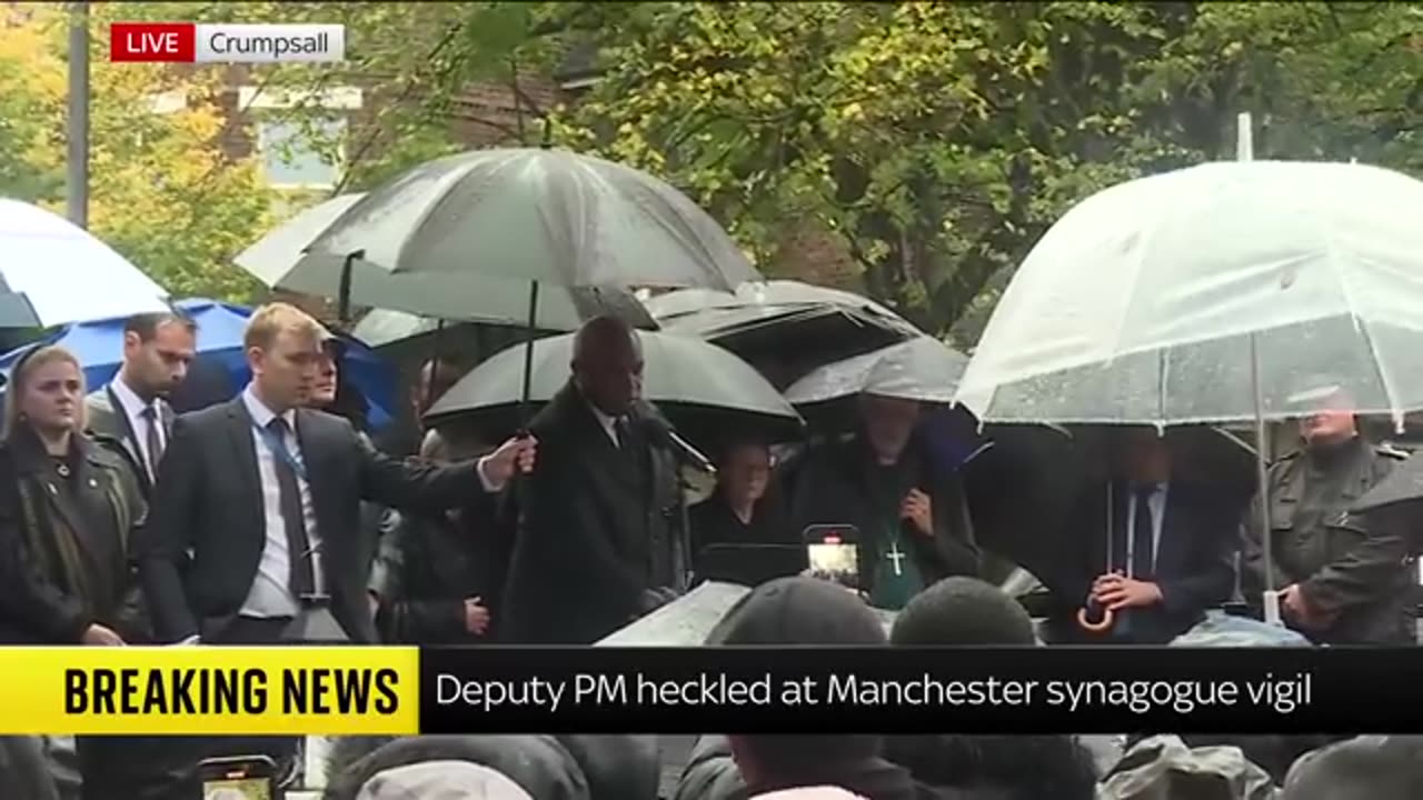 'Shame on you'_ Deputy PM heckled at Manchester synagogue vigil
