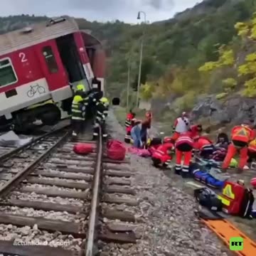Decenas de heridos tras la colisión de dos trenes de alta velocidad en Eslovaquia
