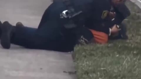 Two Female Officers Arresting A Suspsect In Houston... A ffor effort LOL
