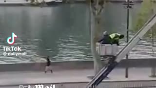 New footage of the thieves escaping from the theft in France