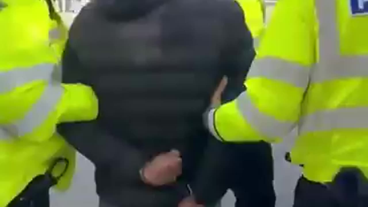 Niyak has once again been arrested by the Met Police for no reason whilst protesting