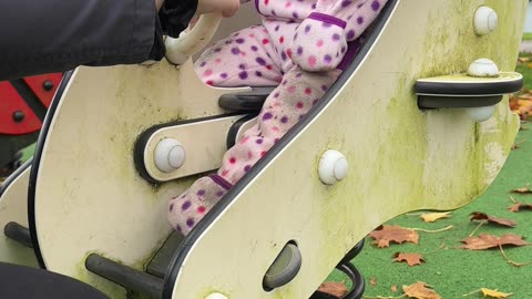 Baby Kayla’s Swan Ride Adventure | Heart-melting Baby Moment