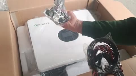 UNBOXING Growatt SPF 6000ES PLUS 6kW - Off Grid inverter