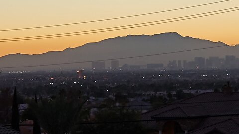 Did you SEE tonight's HAZY Las Vegas sunset? Check THIS out! 12.08.2025 #follow #lasvegas #gaming