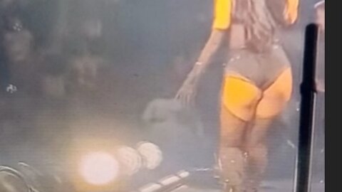 Dua Lipa cake appreciation