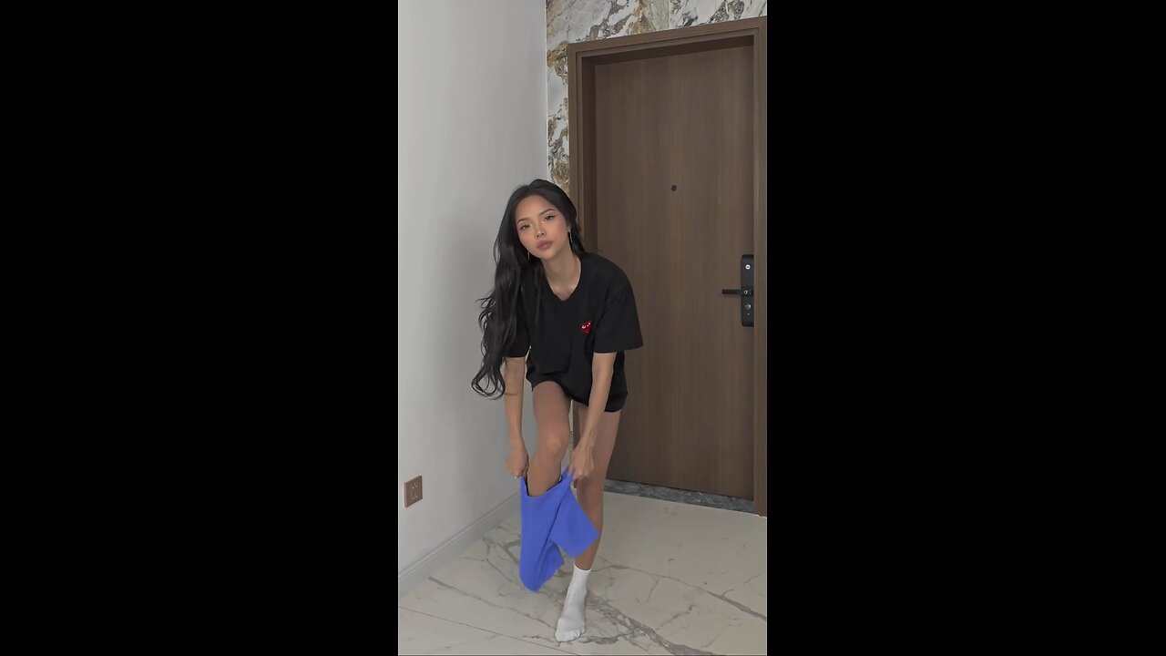 Quick outfit check before heading to the gym