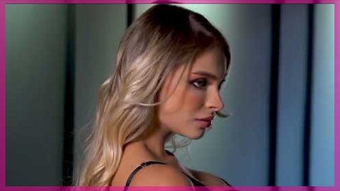 HOT GIRLS - ADRIANA ARANGO