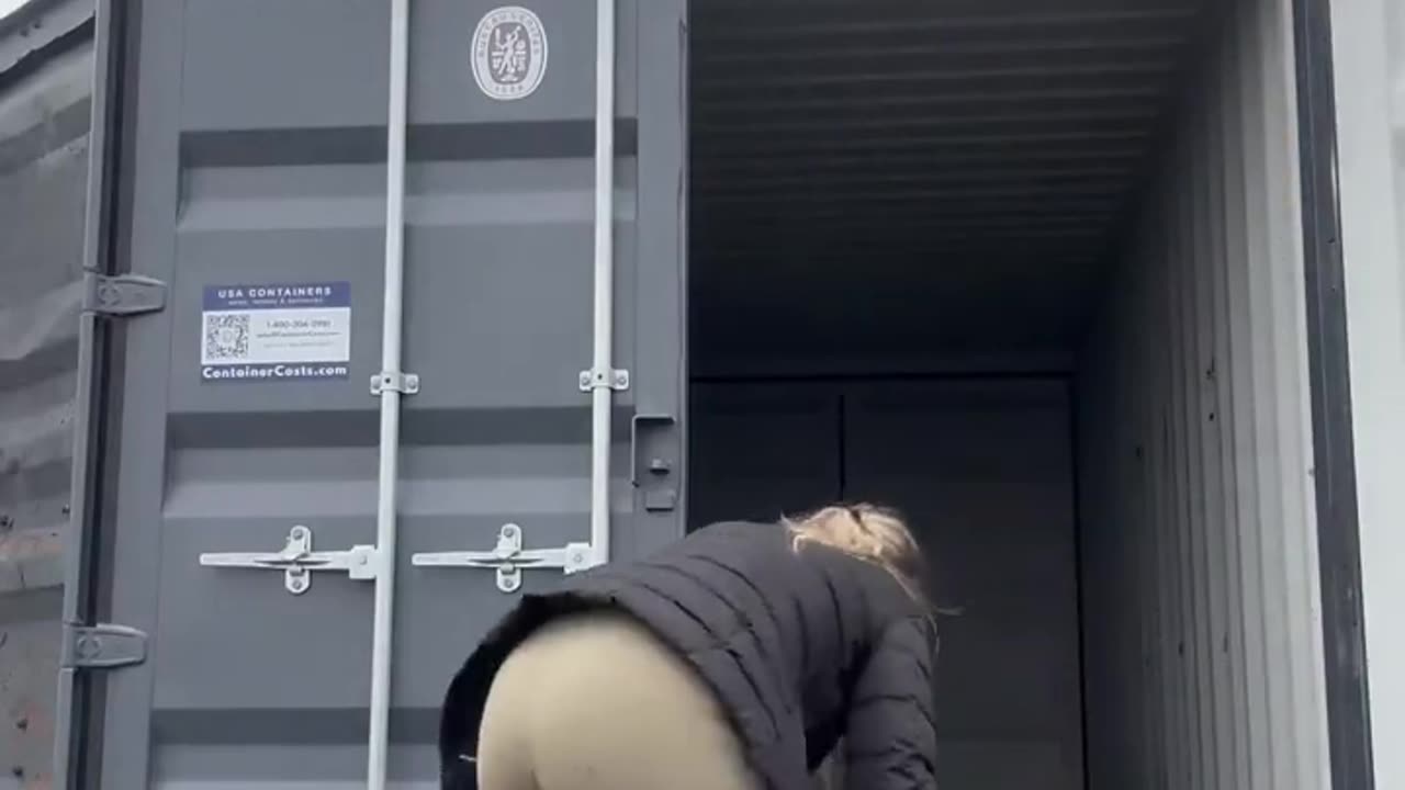 Take Container Loading to the Next Level with Our Foldable Ramp! 🚛 | USA Containers