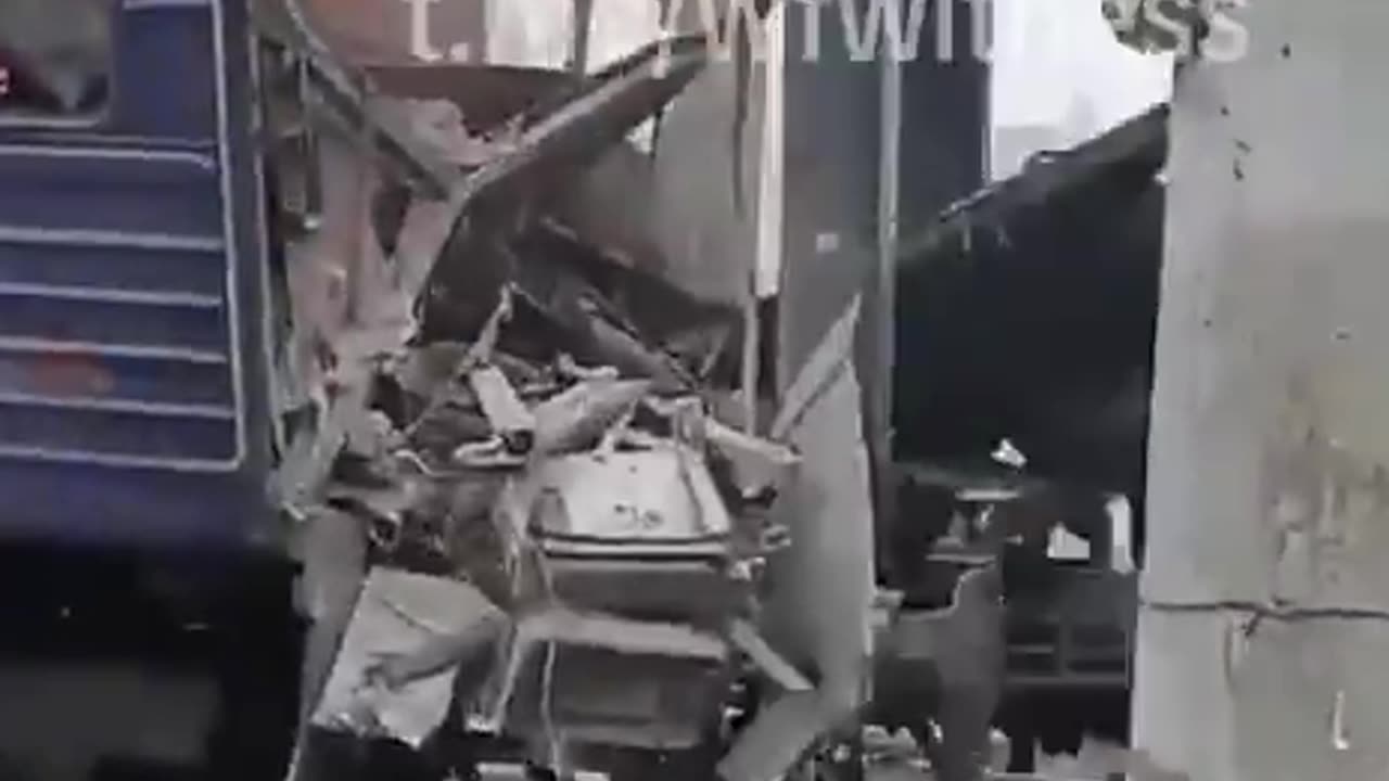 Rusia sulmon trenat në Ukrainë, 30 të plagosur