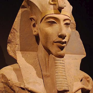 A Titanic Simulacrum