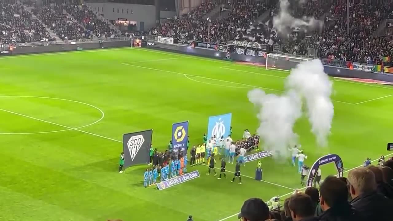 Angers vs Marseilles. Fantastic atmosphere on _Stade Raymond Kopa_