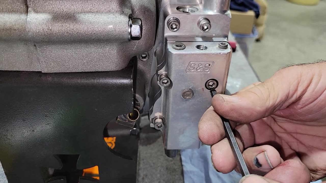 1984 - 1991 Harley Davidson Evolution engine rebuild Part 6, Installing the oil pump