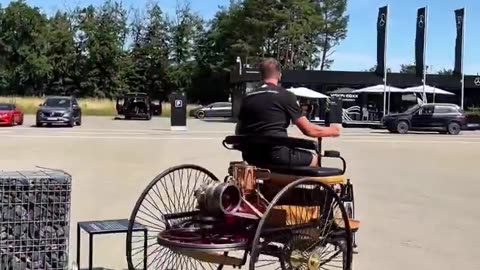 Driving the worlds first car from 1886
