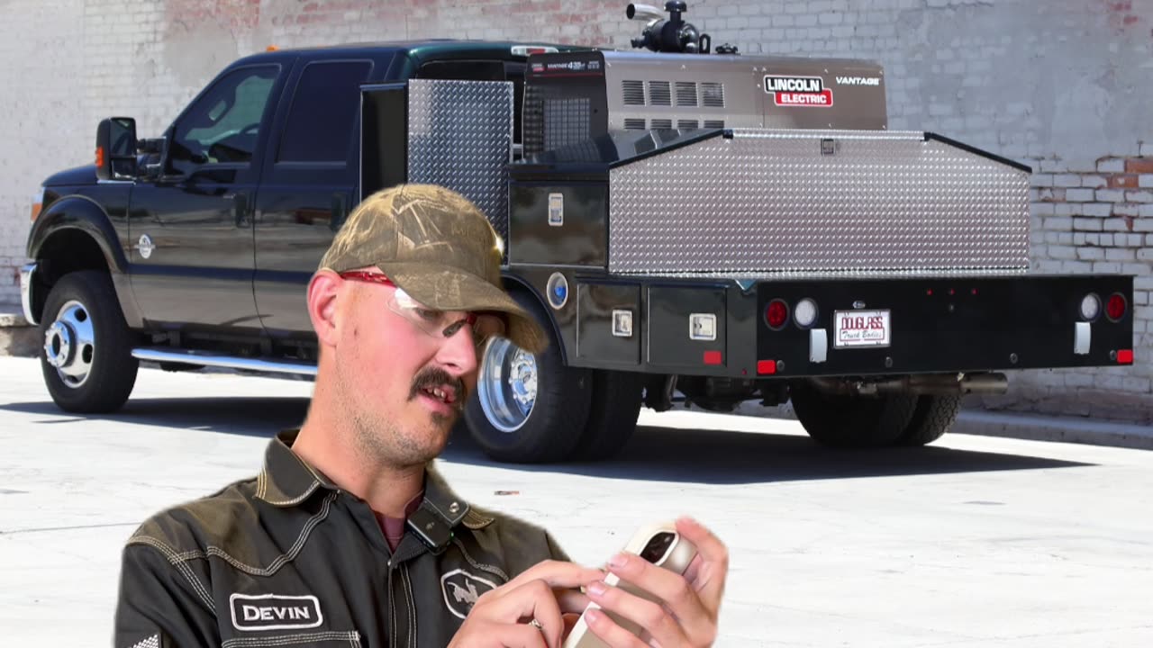 Douglas Edition F350 makes the pipeline look like a catwalk 👀