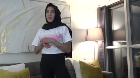 18yo MUSLIM Miriam Does CAMELTOE PANTIES try on haul
