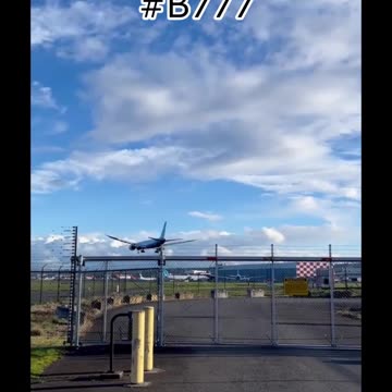 I Can't Believe #B777 Low Pass #Aviation #Fly #AeroArduino