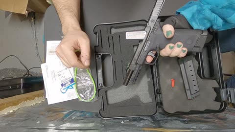 Flock it Farm: Unboxing Smith and Wesson M&P 0.22 magnum