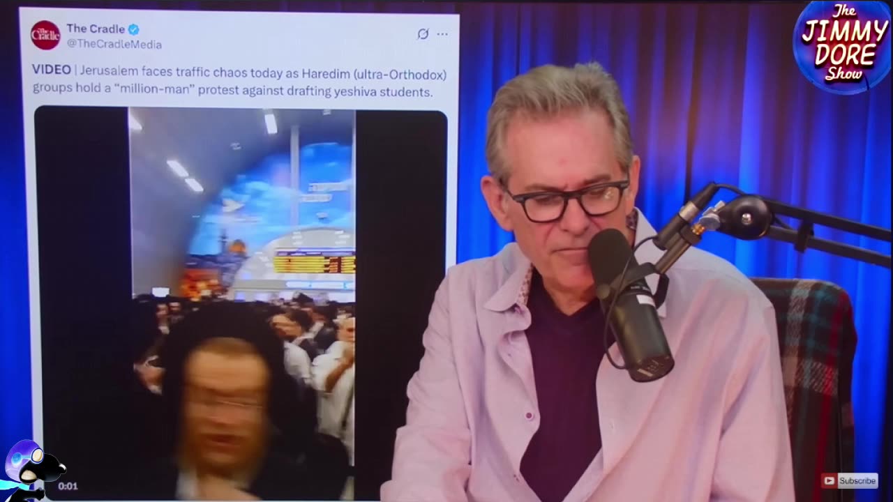 Des juifs brûlent le drapeau IsRaHellien et méga-protestation contre le service militaire