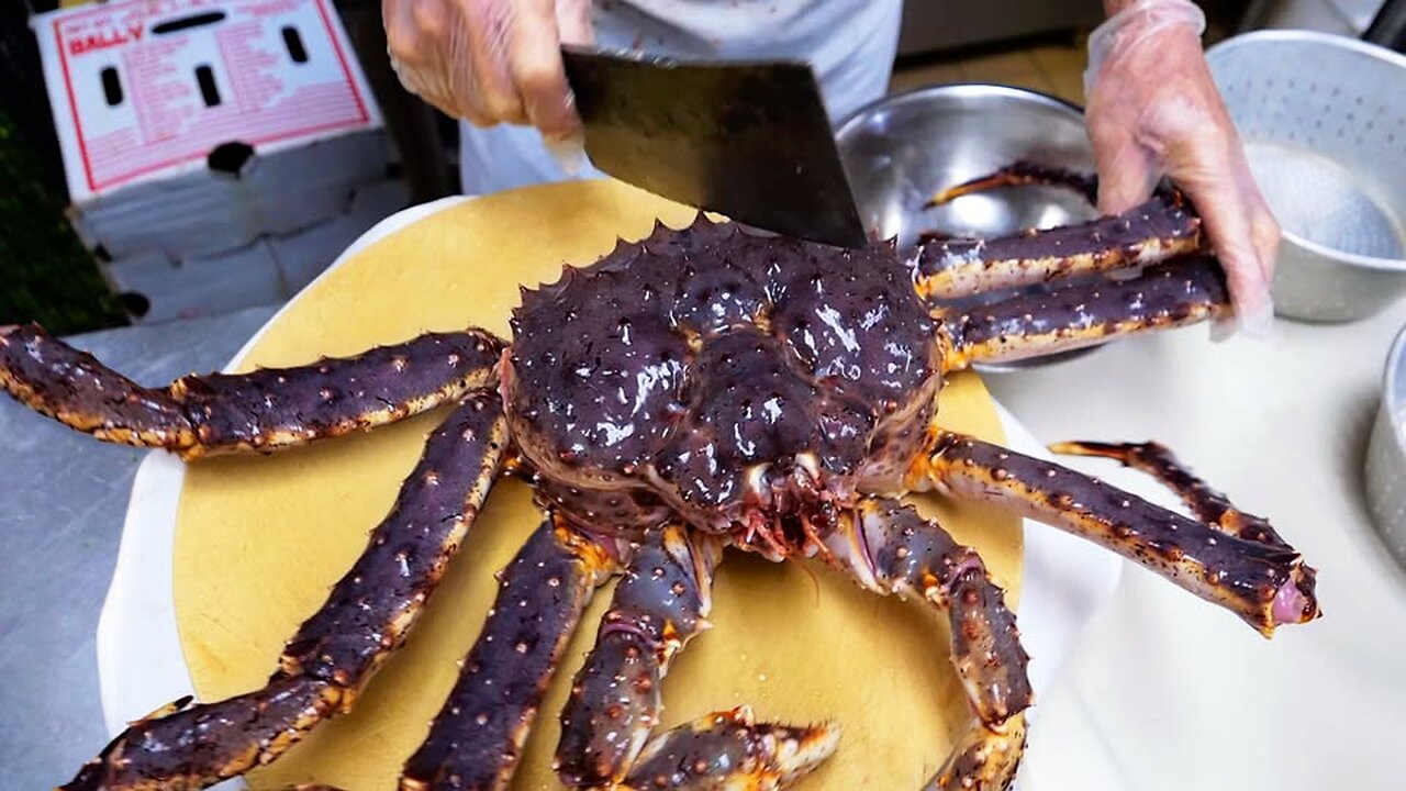 American Food - GIANT ALASKAN KING CRAB + LEMONGRASS BEEF STEAK Park Asia Seafood NYC