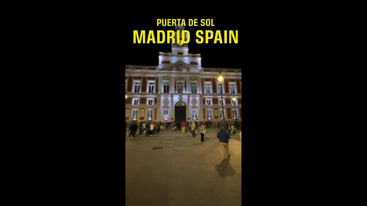 Exploring Madrid Spain: Puerta de Sol At Night #shorts