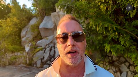 Jeff Berwick - Trump & bubba epstein love triangle! Trump hosts ISIS leader, pardons soros associate