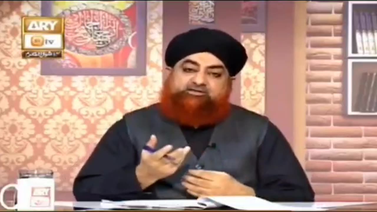 کسی بھی شخص کو امام بنا کر اس کے پیچھے نماز پڑھ سکتے ہیں ؟