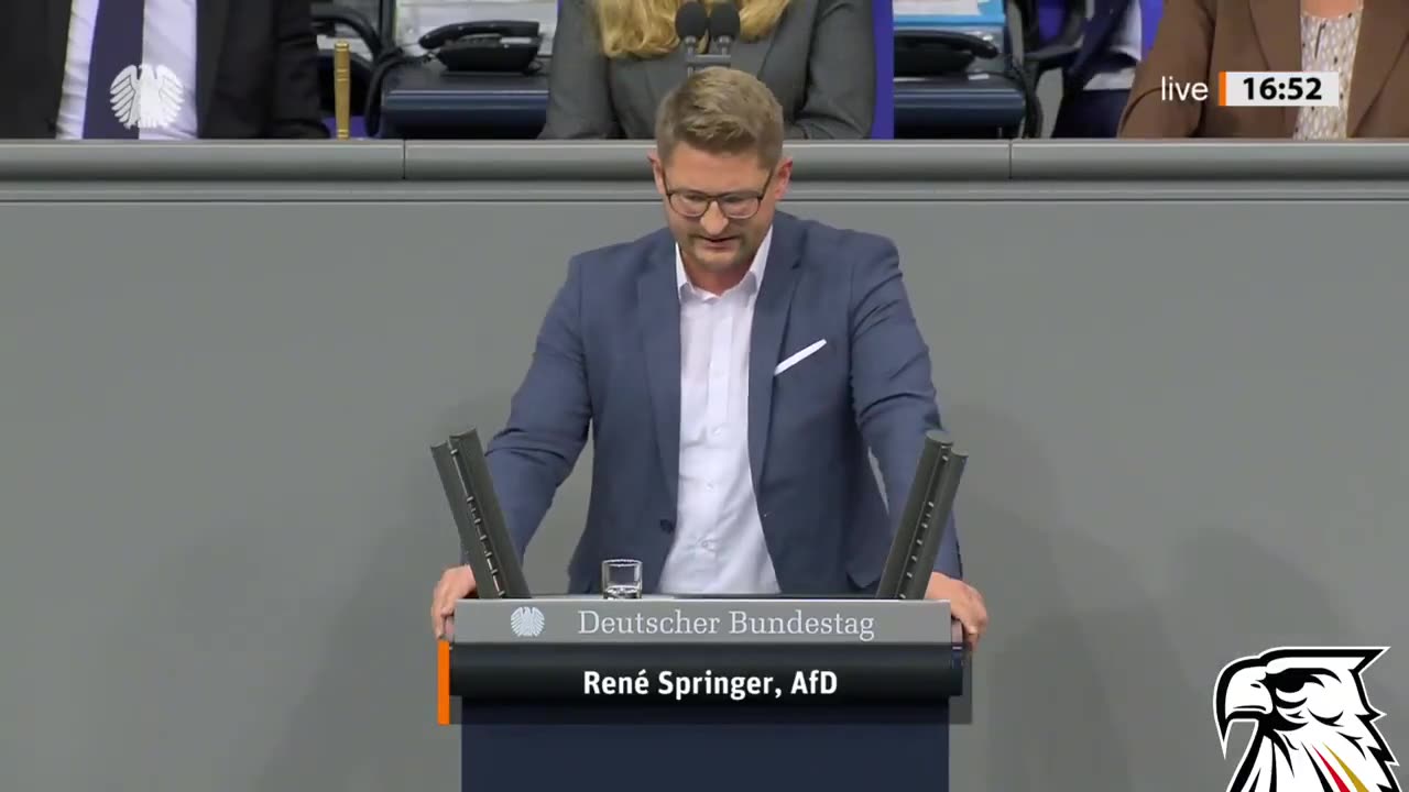 Out of 150,000 people most recently wanted in Germany by arrest warrant, 88% are not Germans