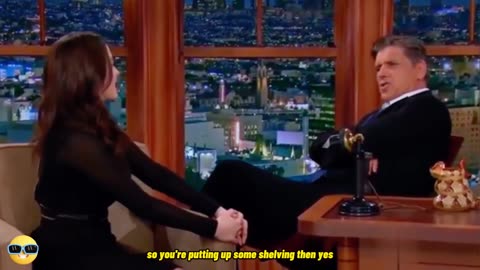 😍 Craig Ferguson Flirting with Kat Dennings – Hilarious & Charming! 🔥😂