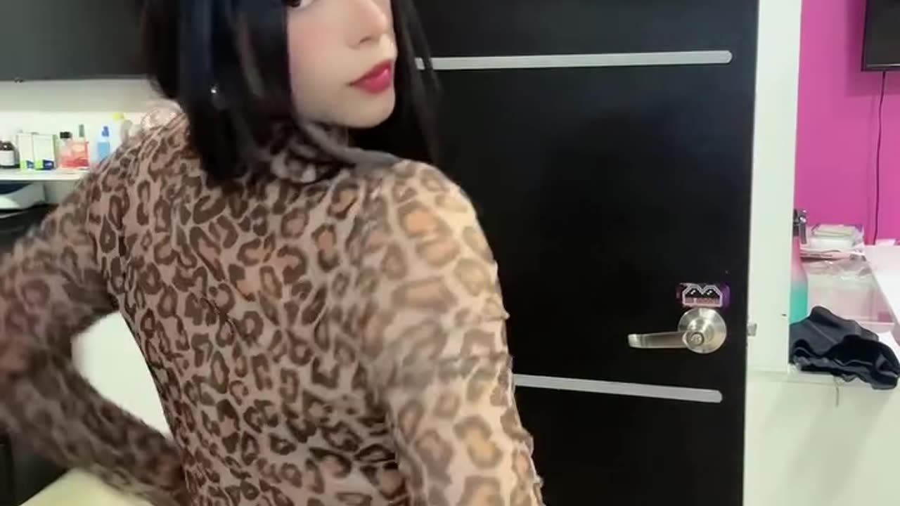 🍑😵‍💫 Meeow! 🐱