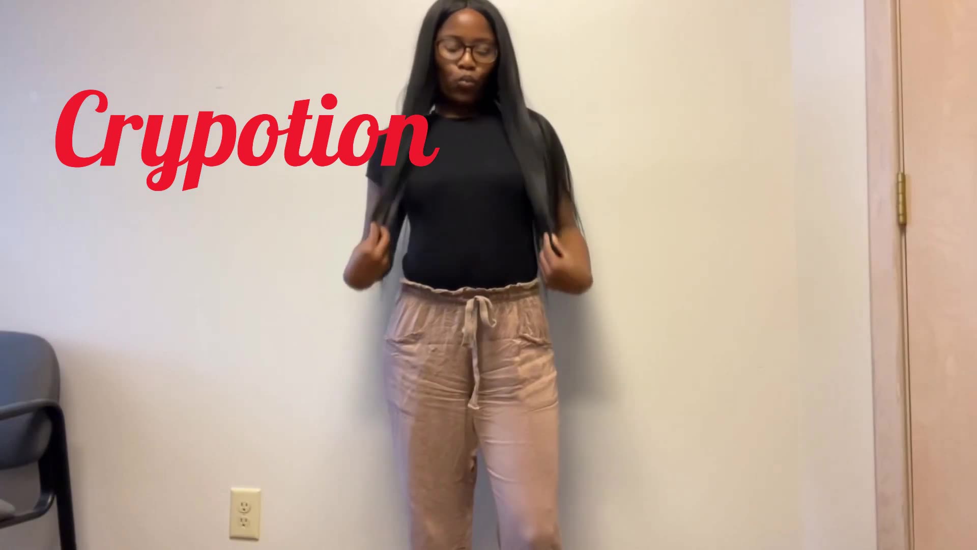 Crypotion sexy girl ready to shower b4