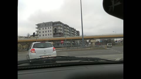 Wjazd na skrzyżowanie na czerwonym świetle