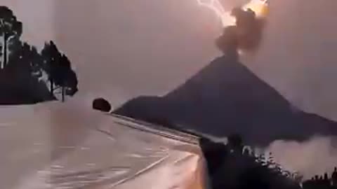 lightning strikes erupting Volcàn de Fuego in Guatemala 