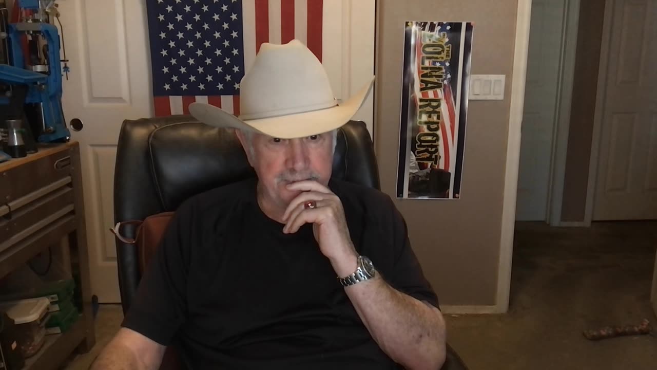 Grizzly Bear Devours Young Hunter In Front Of 30 People!