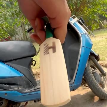 Heega Sports - Wood Cricket Bat Keycahin