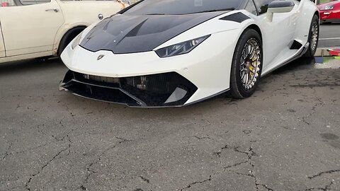 Lamborghini and 400z