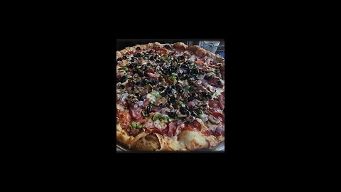 Feast Your Eyes on This Supreme Pizza Overload! 🍕🔥 Who’s Ready to Dig In?