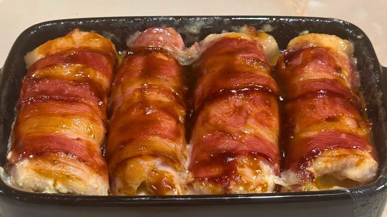 Juicy Rolled Turkey Breast with Mozzarella & Wrapped in Crispy Bacon | Easy & Delicious Recipe!