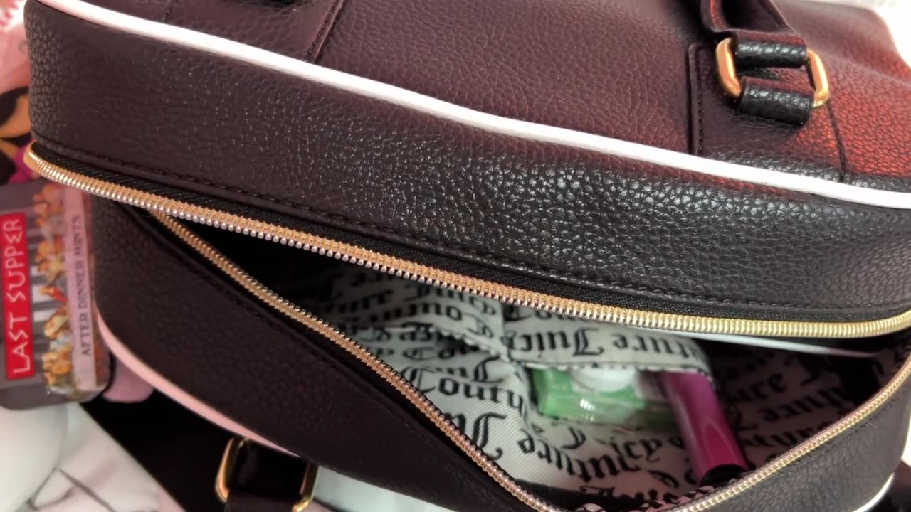 What's in my Juicy Couture Bag