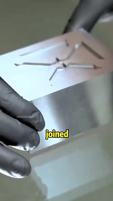 This explains why UFOs don't have visible door