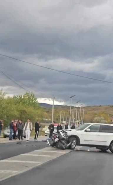 Aksident i rëndë në Çërravë të Pogradecit, plagoset drejtuesi i motorit me targa të huaja