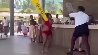 An aggressive self entitled tourist scores an all-inclusive beatdown