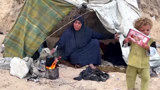 Displaced Palestinians in Central Gaza welcome ceasefire deal