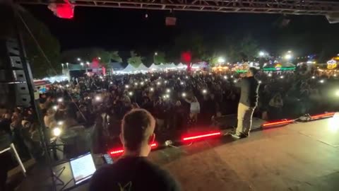 Noche muy movida en Piriápolis - Parque de diversiones, Feria y música en vivo 08/01/2026