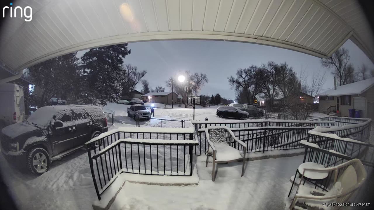 Pizza Delivery Man Twerks For Customers