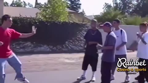 Street fighter picks a fight with a martial arts expert, doesn't end well. Instant Karma