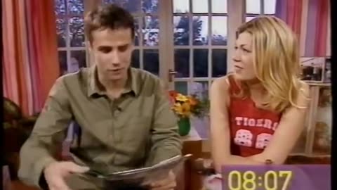 The Big Breakfast - 1st Nov 2000 Paper Review - Richard Bacon and Tania Strecker